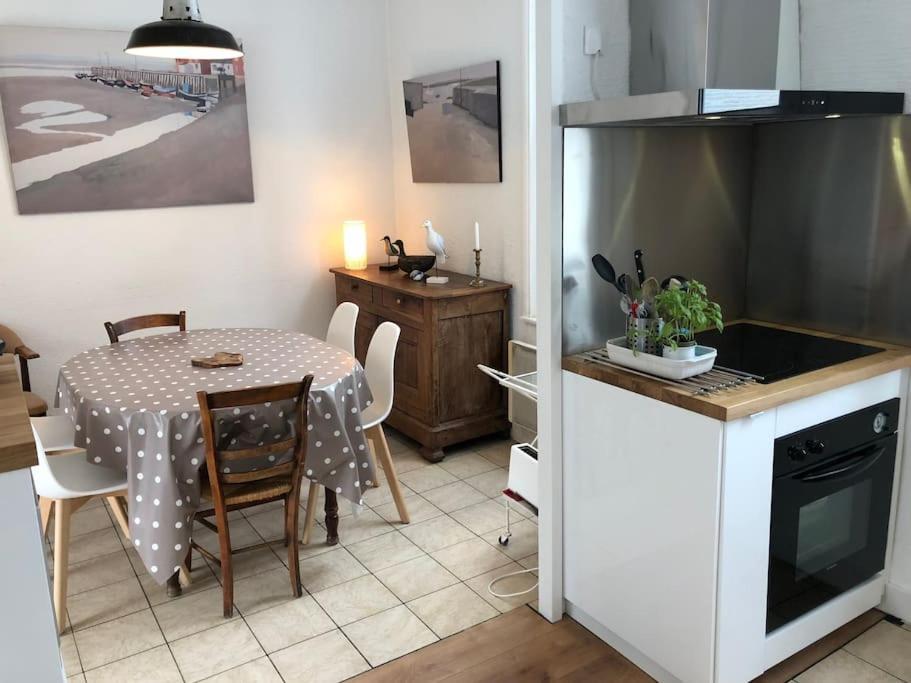 Ferienhaus Maison A 50m, Centre Avec Sa De *